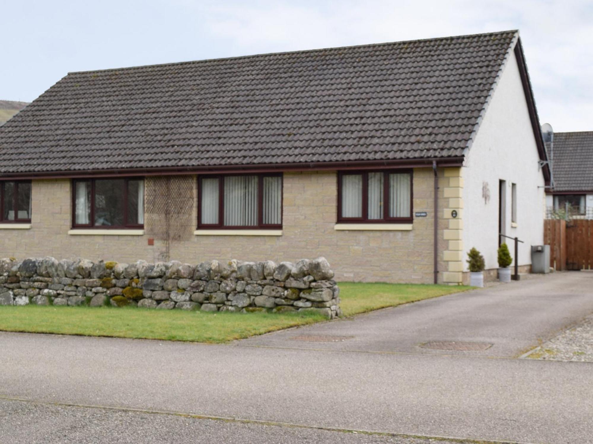 Four Winds Villa Drumnadrochit Buitenkant foto